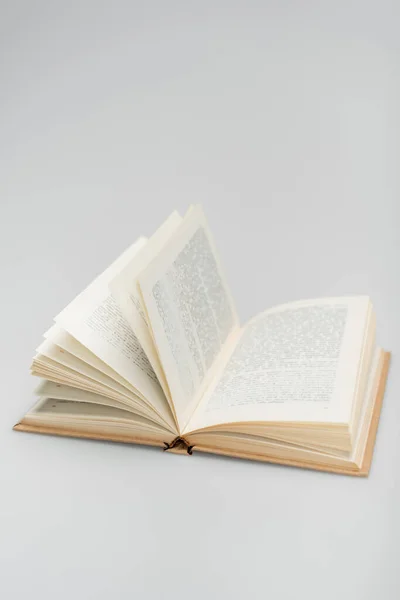 Papierbuch Mit Text Auf Grauem Hintergrund Mit Kopierraum — Stockfoto