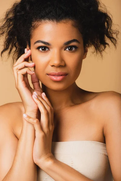 Portrait African American Woman Bare Shoulders Looking Camera Isolated Beige — Stock Photo, Image