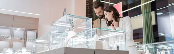 Couple Choosing Jewelry Glass Showcase Shop Banner — Stock Fotó