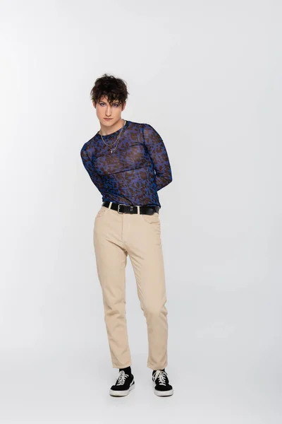 Full Length Queer Person Beige Trousers Spotty Long Sleeve Shirt — Fotografia de Stock