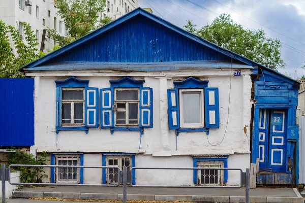 Orenburg Russia Settembre 2021 Una Vecchia Casa Legno Con Platbands — Foto Stock