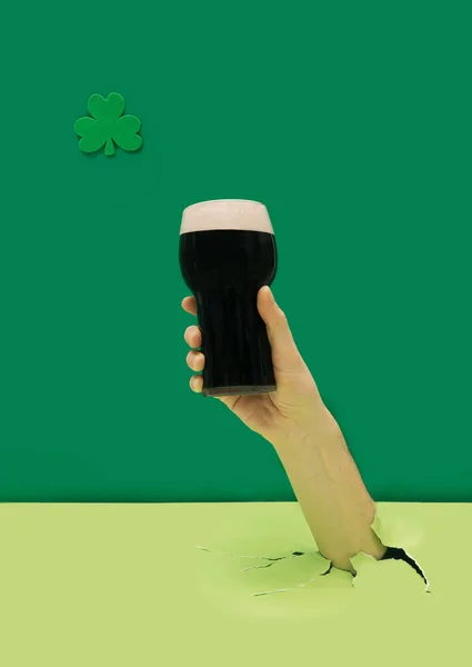 Slainte Gaélico Irlandés Para Aplausos Inglés Concepto Fiesta Mínima Manos —  Fotos de Stock