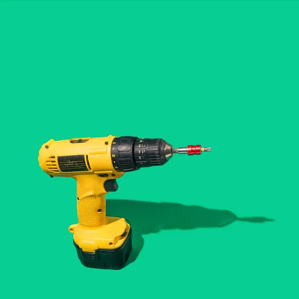 Brushless Cordless Combi Drill Beautiful Green Background Sunny Shadow — Stok fotoğraf