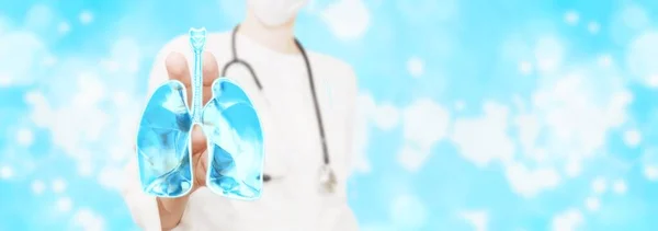 Arzt Berührt Elektronische Medizinische Projektion Der Lungen Auf Virtuellem Bildschirm — Stockfoto
