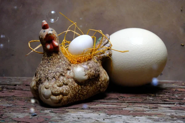 Hen Laid Huge Egg Bubble —  Fotos de Stock