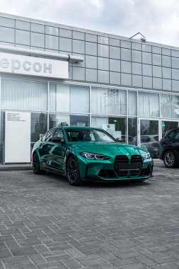 Yepyeni bir BMW M3 G80 yarışması. Kherson, Ukrayna - Mayıs 2021.
