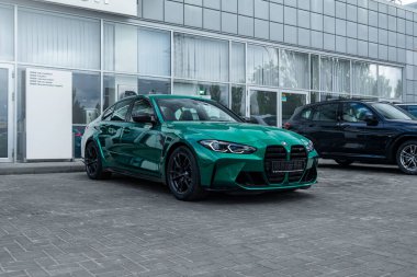 Yepyeni bir BMW M3 G80 yarışması. Kherson, Ukrayna - Mayıs 2021.