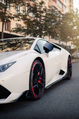 Lamborghini Huracan jantları. Kyiv, Ukrayna - Ağustos 2020. 