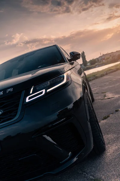 Μαύρο Range Rover Velar Svαυτοβιογραφία Δυναμική Στο Ηλιοβασίλεμα Nikolaev Ουκρανία — Φωτογραφία Αρχείου