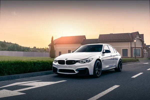 Blanco Bmw F80 Fondo Hermosa Puesta Sol Kiev Ucrania Junio — Foto de Stock