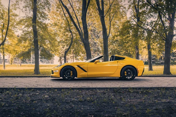 Yellow American Muscle Car Chevrolet Corvette Park Odessa Ukraine June — Fotografia de Stock