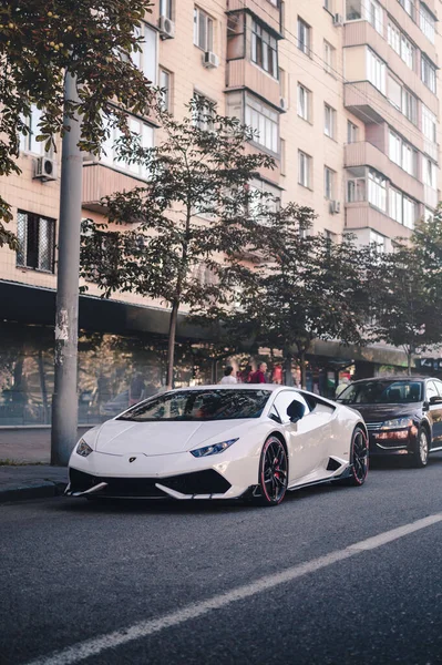 Kiev Ucraina Agosto 2020 Supercar Italiana Lamborghini Huracan Colore Bianco — Foto Stock