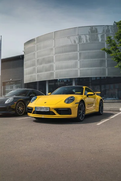 Νέα Porsche 911 Carrera 992 Κίτρινο Χρώμα Οδησσός Ουκρανία Ιούνιος — Φωτογραφία Αρχείου