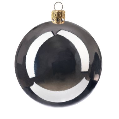 Beyaz izole edilmiş arka planda parlak gümüş bir Noel ağacı oyuncağı.