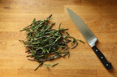 Yavru sıçrayışlar lezzetli bir bahar sebzesidir.