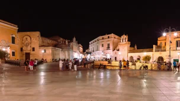 Matera Centro Ciudad Por Noche Plaza Vittorio Veneto Con Los — Vídeos de Stock