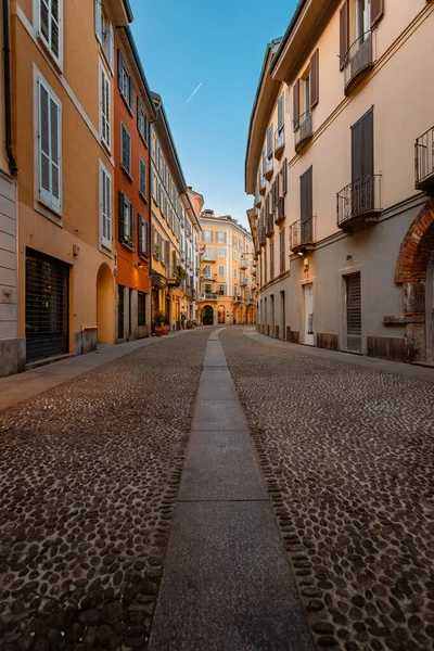 Milão Itália Março 2022 Rua Distrito Brera Pôr Sol Sem — Fotografia de Stock