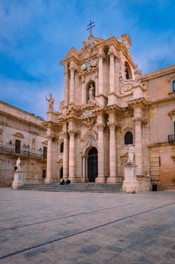 Siracusa, İtalya - Mart 2022: Syracuse Katedrali Cephesi, Kutsal Meryem 'in Doğuşu Katedrali