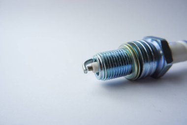 Otomobil parçaları. Araba bujileri. Bir benzin içten yanmalı motorun bujileri.