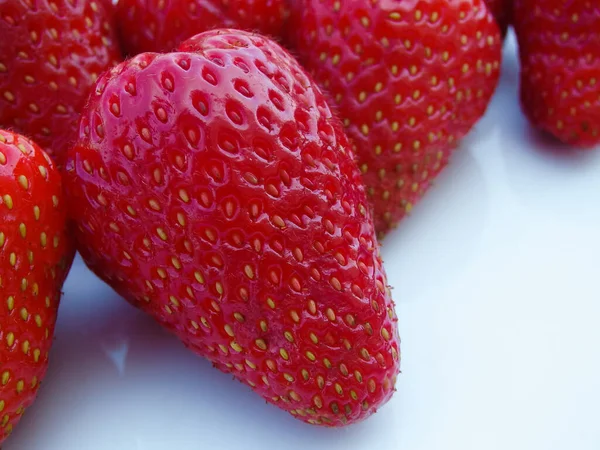 Fresh Garden Strawberries Strawberries Isolated White Plate Ripe Red Strawberries — Stock Photo, Image