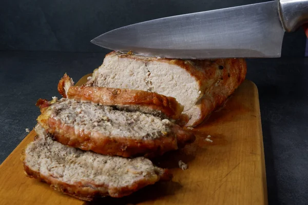 Chef Cuts Large Fried Piece Meat Cutting Wooden Board Knife — Foto de Stock