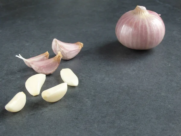 Onion Garlic Grey Stone Table Raw Vegetables Dark Background — Stock Photo, Image