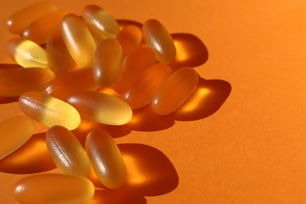 Doplnění Stravy Omega Kapsle Rybího Tuku Pomerančové Pozadí Omega Vitamíny — Stock fotografie