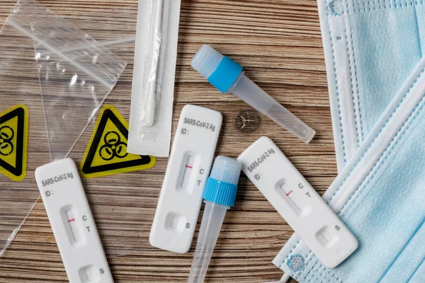 Negatif Corona ev testleri masada.