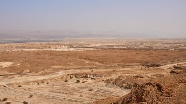 Güneşli bir günde sıradışı bir Yahudi çölü.