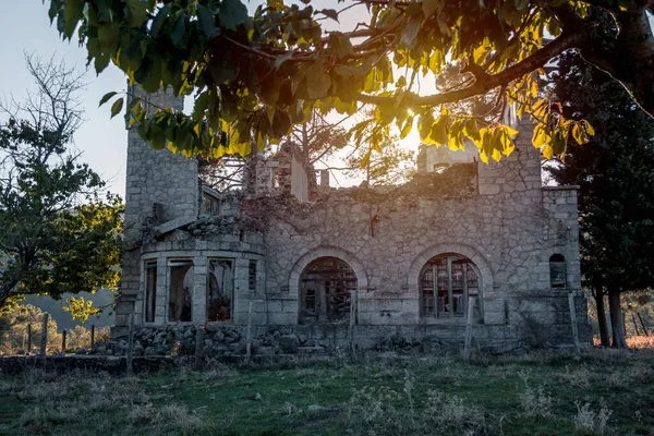 Abandoned Demolished Old Stone Building Selective Focus — Stock Photo, Image