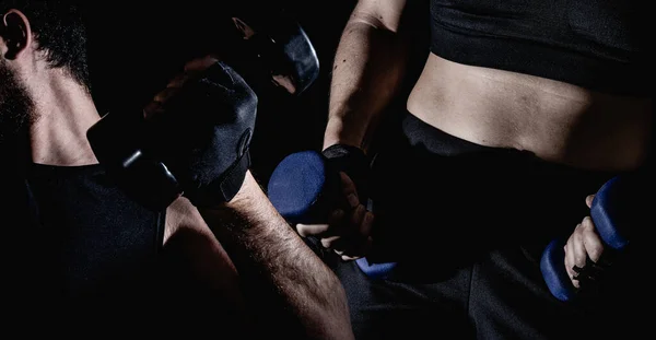 Jovem Mulher Homem Praticando Exercícios Musculares Força Com Halteres Fitness — Fotografia de Stock