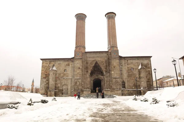 Ерзурум Туреччині 2022 Twin Minaret School Turkish Cfte Minareli Medrese — стокове фото