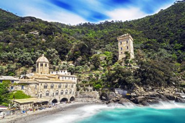 San Fruttuoso Manastırı Panorama ve küçük köy plajı, Portofino