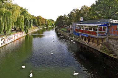 Spree Nehri amiralbrucke kanalı Kreuzberg, Berlin, Almanya
