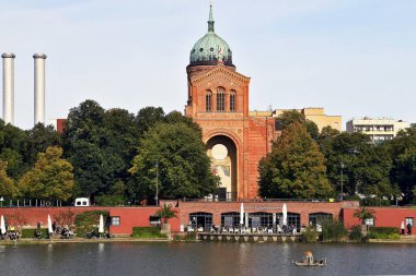 Kreuzberg 'deki St. Michael Kilisesi panoraması, Almanya, Berlin