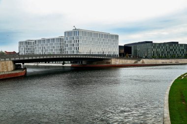 Spree Nehri 'nde Morden Berlin Konferansı, Almanya