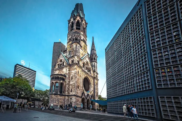 カイザー ヴィルヘルム ゲダッチンイスキルヒ教会第二次世界大戦で破壊されたドイツ ベルリン — ストック写真