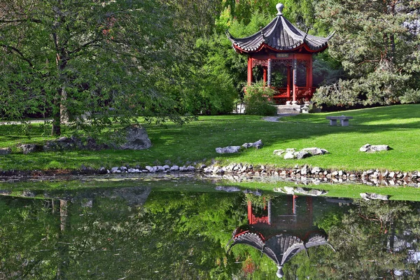 Garten Der Welt Jardim Mundo Berlim Casa Lago Vermelho Japonês — Fotografia de Stock