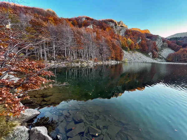 Озеро Санто Закате Осенней Листвой Парма Италия — стоковое фото