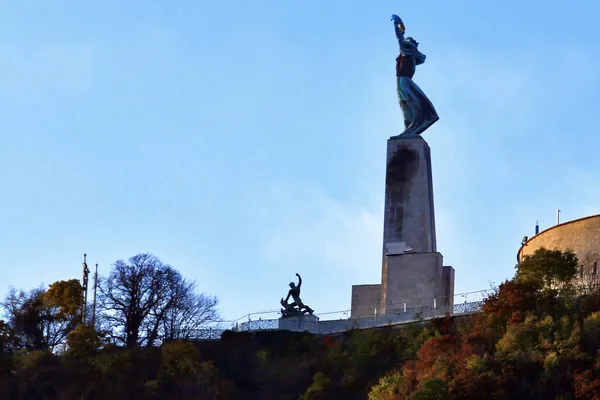 Statue Liberté Citadelle Sur Colline Budapest Hongrie — Photo