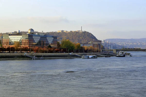 Вид Холм Геллер Реку Дунай Закате Будапешт Венгрия — стоковое фото