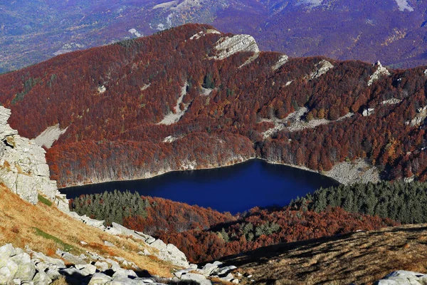 Jezioro Górskie Santo Jesiennych Liściach Leśnych Appennino Parma Włochy — Zdjęcie stockowe