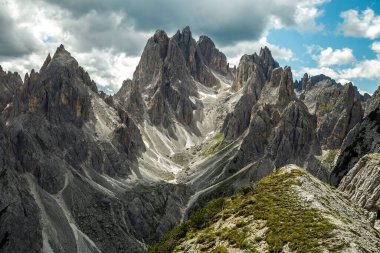 Cadini di Misurina dolomite simgesel ön manzara, Trentino Alpleri, İtalya