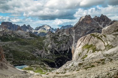 Cengia Gölü ve Dolomite Alpleri Panorama, Trentino, Sud Tyrol, İtalya