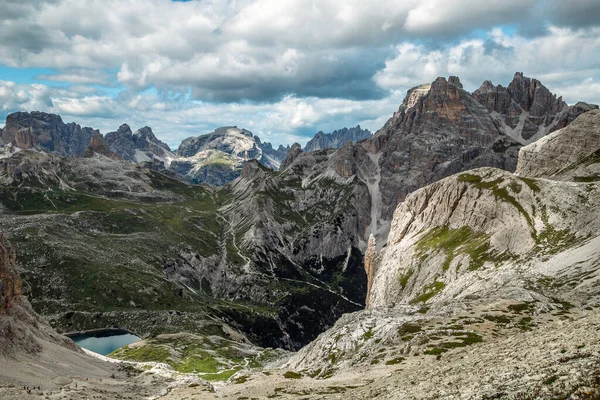Cengia Gölü ve Dolomite Alpleri Panorama, Trentino, Sud Tyrol, İtalya