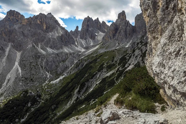 Cadini di Misurina Panorama dağcılık yolu, Trentino, İtalya