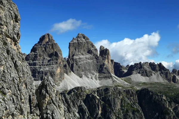 Tre Cime di Lavaredo dolomite dağ zirvesi Cadini, Trentino, İtalya