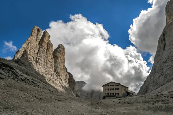 Torri Del Vajolet Alberto Mountain Refuge Catinaccio Dolomite — Fotografia de Stock