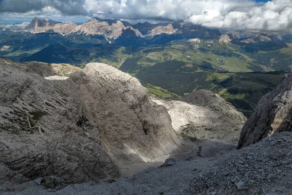 İtalyan Dolomite Tepesi Panoraması, Trentino Alplerinden Val Badia