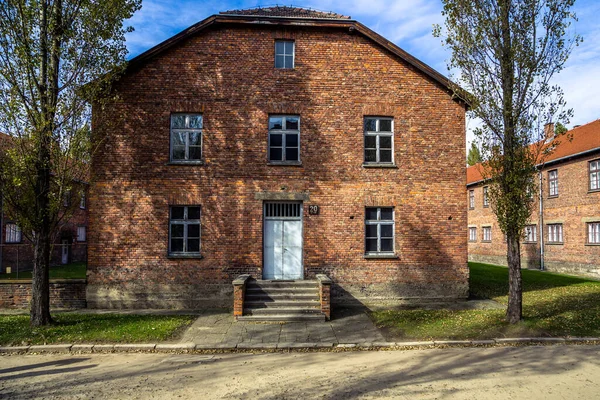 Pohled Přední Cihlový Dům Koncentrační Tábor Osvětim Birkenau Polsko — Stock fotografie